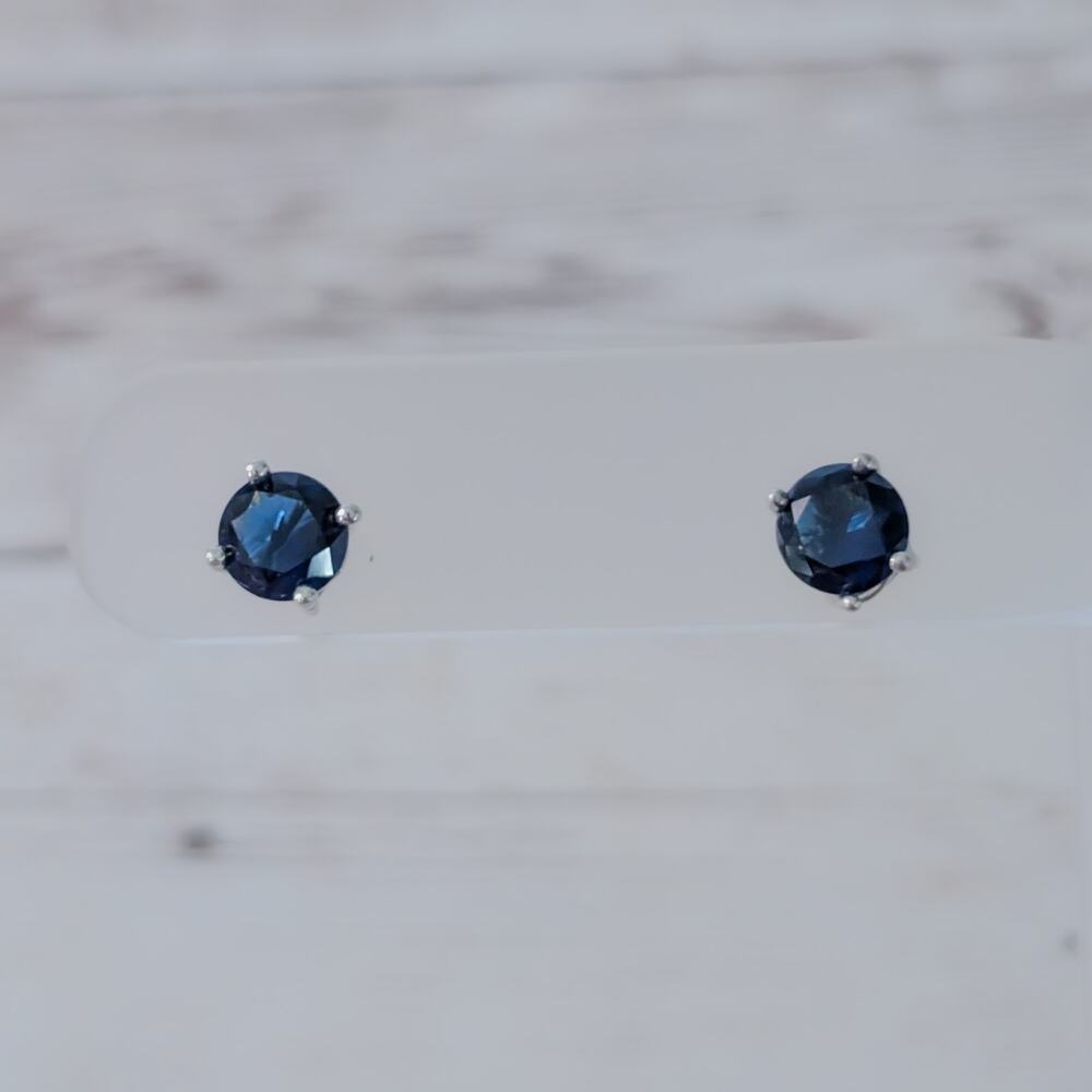 Vintage Stud Earrings Blue Gem 0.25"